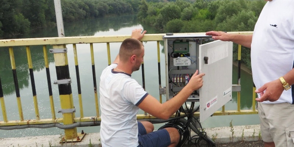 Moldova, Sept 2015: The HD-led installation of 15 monitoring wells equipped with modern monitoring equipment in the Prut River basin, Moldova, concluded with its linking to a telemetry system and training of EhGeoM hydrogeologists in telemetry.  